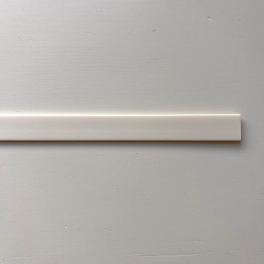 Plastlist 1600mm Vit Självhäftande