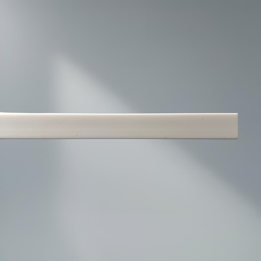 Plastlist 1600mm Vit Självhäftande